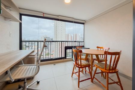 Studio para alugar com 29m², 1 quarto e sem vaga Studio para alugar com 29m², 1 quarto e sem vagaVaranda