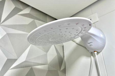 Casa à venda com 296m², 6 quartos e 3 vagas Casa à venda com 296m², 6 quartos e 3 vagasBanheiro da área externa