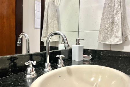 Casa à venda com 296m², 6 quartos e 3 vagas Casa à venda com 296m², 6 quartos e 3 vagasBanheiro Social