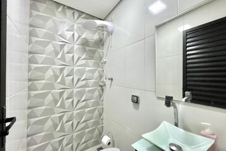 Casa à venda com 296m², 6 quartos e 3 vagas Casa à venda com 296m², 6 quartos e 3 vagasBanheiro da Área externa