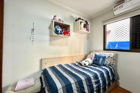 Casa à venda com 296m², 6 quartos e 3 vagas Casa à venda com 296m², 6 quartos e 3 vagasQuarto 5