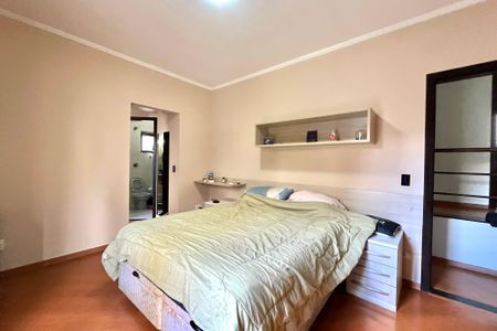 Casa à venda com 296m², 6 quartos e 3 vagas Casa à venda com 296m², 6 quartos e 3 vagasSuite