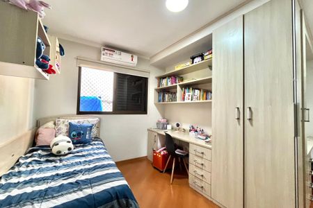 Casa à venda com 296m², 6 quartos e 3 vagas Casa à venda com 296m², 6 quartos e 3 vagasQuarto 5