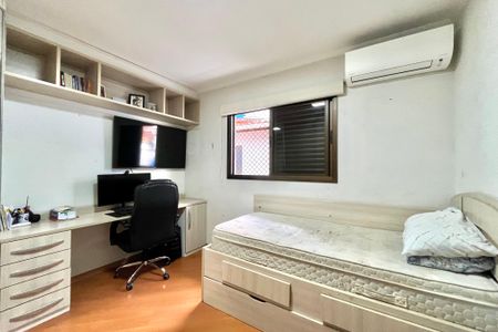 Casa à venda com 296m², 6 quartos e 3 vagas Casa à venda com 296m², 6 quartos e 3 vagasQuarto 3