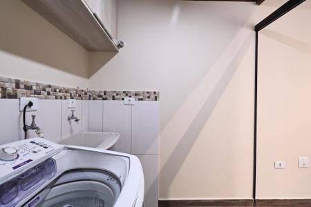 Apartamento à venda com 170m², 3 quartos e 2 vagas Apartamento à venda com 170m², 3 quartos e 2 vagasLavanderia