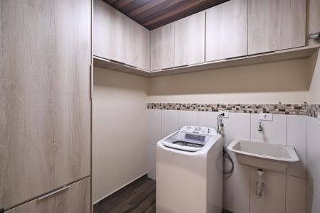 Apartamento à venda com 170m², 3 quartos e 2 vagas Apartamento à venda com 170m², 3 quartos e 2 vagasLavanderia