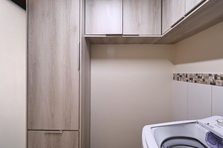 Apartamento à venda com 170m², 3 quartos e 2 vagas Apartamento à venda com 170m², 3 quartos e 2 vagasLavanderia