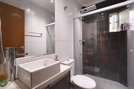 Apartamento à venda com 170m², 3 quartos e 2 vagas Apartamento à venda com 170m², 3 quartos e 2 vagasBanheiro da Suíte