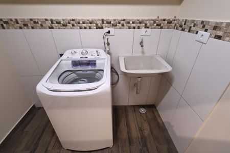 Apartamento à venda com 170m², 3 quartos e 2 vagas Apartamento à venda com 170m², 3 quartos e 2 vagasLavanderia