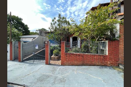 Casa para alugar com 300m², 3 quartos e 2 vagas Casa para alugar com 300m², 3 quartos e 2 vagasFachada + Placa