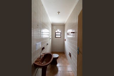 Casa para alugar com 300m², 3 quartos e 2 vagas Casa para alugar com 300m², 3 quartos e 2 vagasBanheiro Externo