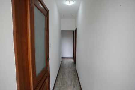 Casa à venda com 89m², 2 quartos e 3 vagasCorredor