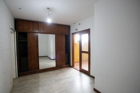 Casa à venda com 89m², 2 quartos e 3 vagasQuarto Suíte