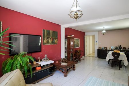 Casa à venda com 126m², 1 quarto e 2 vagasSala