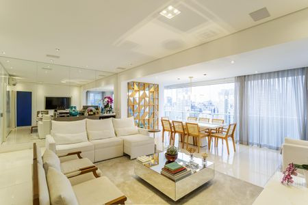 Apartamento para alugar com 124m², 2 quartos e 3 vagasSala