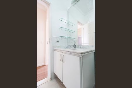 Casa de condomínio à venda com 190m², 3 quartos e 5 vagas Casa de condomínio à venda com 190m², 3 quartos e 5 vagasBanheiro