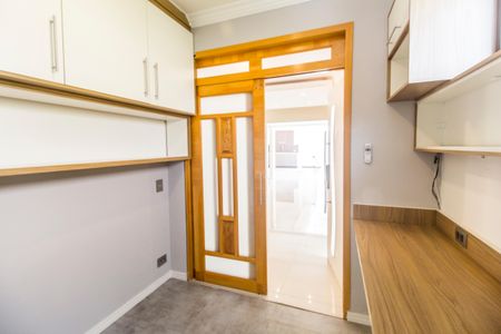 Casa de condomínio à venda com 190m², 3 quartos e 5 vagas Casa de condomínio à venda com 190m², 3 quartos e 5 vagasEscritório