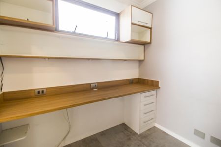 Casa de condomínio à venda com 190m², 3 quartos e 5 vagas Casa de condomínio à venda com 190m², 3 quartos e 5 vagasEscritório