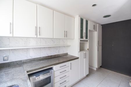 Casa de condomínio à venda com 190m², 3 quartos e 5 vagas Casa de condomínio à venda com 190m², 3 quartos e 5 vagasCozinha