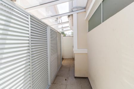 Casa de condomínio à venda com 190m², 3 quartos e 5 vagas Casa de condomínio à venda com 190m², 3 quartos e 5 vagasCorredor