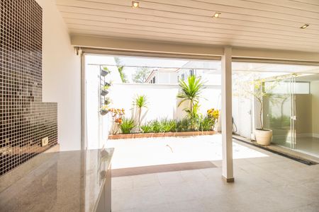 Casa de condomínio à venda com 190m², 3 quartos e 5 vagas Casa de condomínio à venda com 190m², 3 quartos e 5 vagasÁrea gourmet