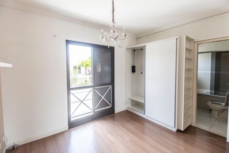 Casa de condomínio à venda com 190m², 3 quartos e 5 vagas Casa de condomínio à venda com 190m², 3 quartos e 5 vagasSuíte