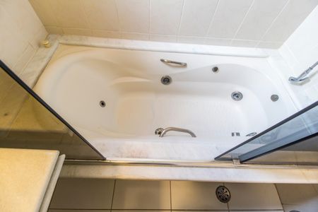 Casa de condomínio à venda com 190m², 3 quartos e 5 vagas Casa de condomínio à venda com 190m², 3 quartos e 5 vagasBanheiro da Suíte