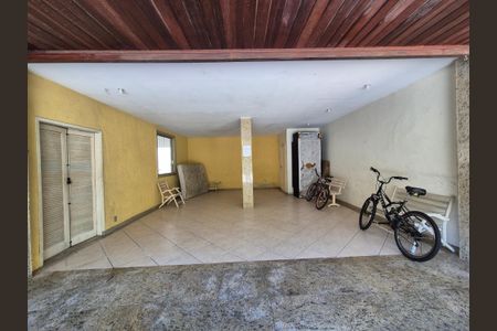 Apartamento à venda com 85m², 2 quartos e 1 vagaÁrea comum 