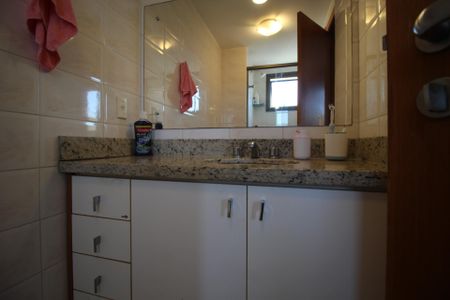 Apartamento à venda com 72m², 2 quartos e 1 vagaBanheiro da Suíte 1