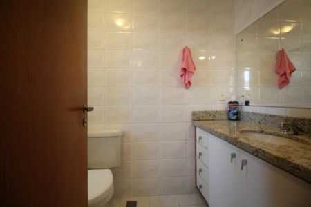 Apartamento à venda com 72m², 2 quartos e 1 vagaBanheiro da Suíte 1