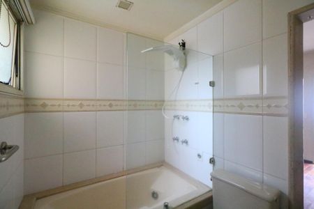 Apartamento à venda com 124m², 3 quartos e 1 vagaBanheiro da Suíte