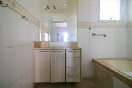 Apartamento à venda com 124m², 3 quartos e 1 vagaBanheiro da Suíte