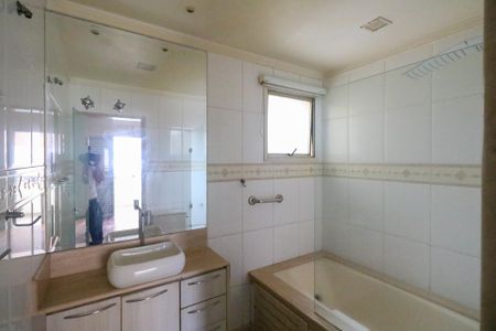 Apartamento à venda com 124m², 3 quartos e 1 vagaBanheiro da Suíte