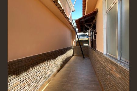 Corredor de casa para alugar com 1 quarto, 45m² em Praia da Bandeira, Rio de Janeiro