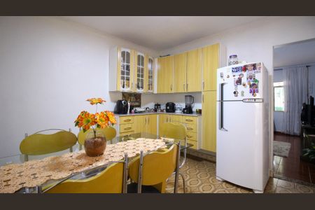 Casa à venda com 200m², 3 quartos e 2 vagas