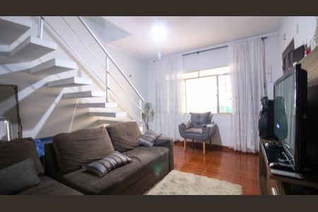 Casa à venda com 3 quartos, 200m² em Vila Nova Utinga, São Paulo