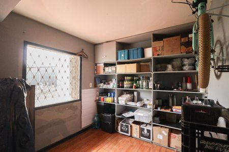 Casa à venda com 396m², 5 quartos e 8 vagasDespensa