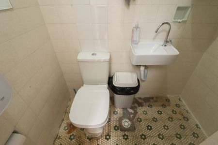 Casa à venda com 396m², 5 quartos e 8 vagasÁrea de Serviço e Banheiro de Serviço