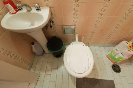 Casa à venda com 396m², 5 quartos e 8 vagasBanheiro Social