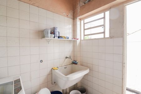 Casa à venda com 396m², 5 quartos e 8 vagasÁrea de Serviço e Banheiro de Serviço