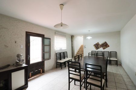 Casa à venda com 396m², 5 quartos e 8 vagasCozinha e Sala de Jantar