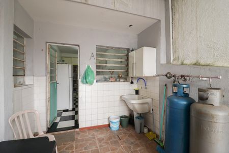 Casa à venda com 396m², 5 quartos e 8 vagasÁrea de Serviço e Banheiro de Serviço