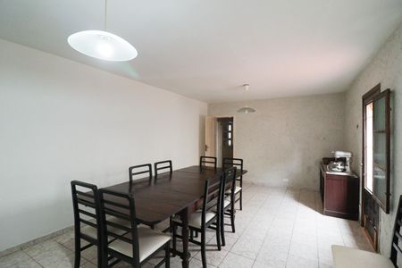 Casa à venda com 396m², 5 quartos e 8 vagasCozinha e Sala de Jantar