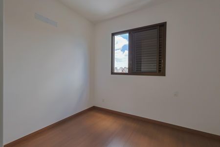 Apartamento à venda com 83m², 3 quartos e 2 vagasQuarto 3
