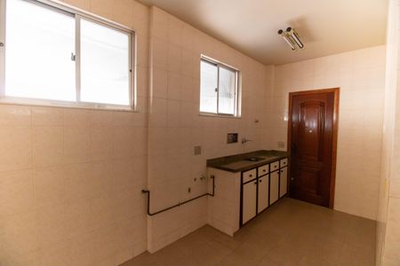 Apartamento à venda com 106m², 2 quartos e sem vaga Apartamento à venda com 106m², 2 quartos e sem vagaCozinha