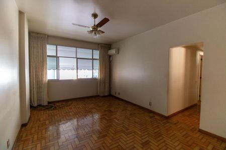 Apartamento à venda com 106m², 2 quartos e sem vaga Apartamento à venda com 106m², 2 quartos e sem vagaSala