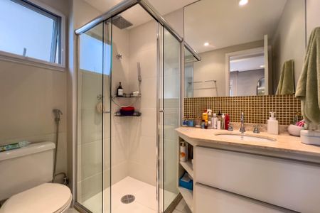 Apartamento à venda com 140m², 3 quartos e 2 vagasBanheiro do quarto 2