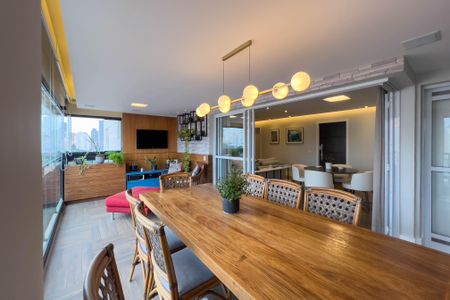 Apartamento à venda com 140m², 3 quartos e 2 vagasVaranda