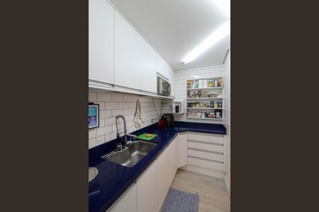 Apartamento à venda com 75m², 3 quartos e 2 vagasCozinha