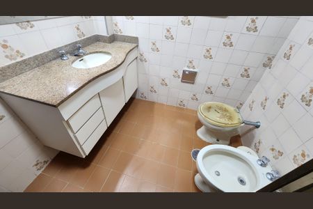 Apartamento para alugar com 111m², 2 quartos e 1 vagaDetalhe do banheiro